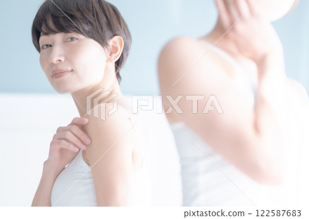 Beauty image of a middle-aged woman 122587683