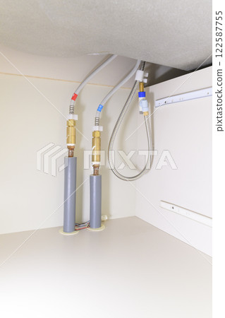 Faucet piping after replacement due to leak (before and after materials) 122587755