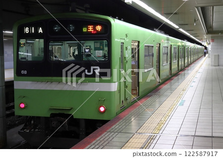 [JR-Q] Yamatoji Line 201 Series train (local train bound for Oji) stopped at JR Namba Station 122587917