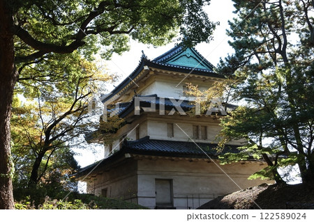 Edo Castle Fujimi-yagura building 122589024