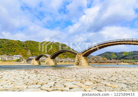 清澈的錦川和錦帶橋 122589433