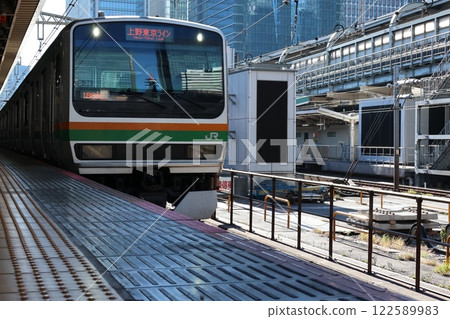 A Takasaki Line train waiting to depart at Tokyo Station A Takasaki Line train waiting to depart at Tokyo Station 122589983
