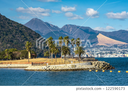 Beppu city and Mount Tsurumi seen from Tanoura Beach Beppu city and Mount Tsurumi seen from Tanoura Beach 122590173