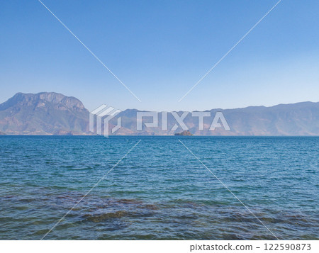 The beautiful scenery of Lugu Lake in Lijiang, Yunnan 122590873