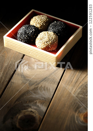 Black and white sesame balls Black and white sesame balls 122591283