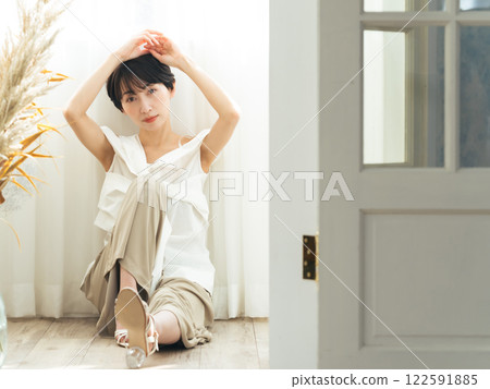Beauty and fashion image of middle-aged women Beauty and fashion image of middle-aged women 122591885