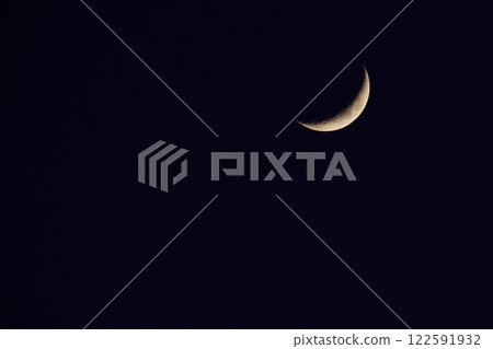 Beautiful crescent moon Beautiful crescent moon 122591932