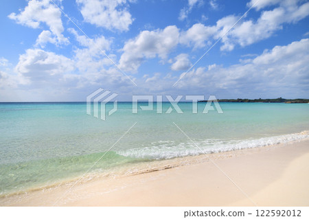Blue sky and blue sea Blue sky and blue sea 122592012