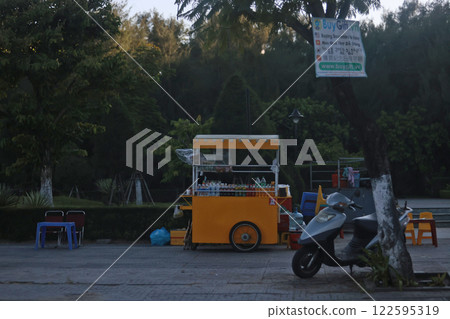 bbq cart or market stall sell the food in da nang night market.  122595319