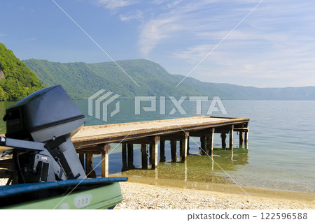 Lake Towada: Boats and pier 122596588