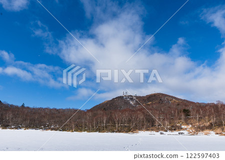 冬季從赤城山小沼眺望地藏岳 122597403