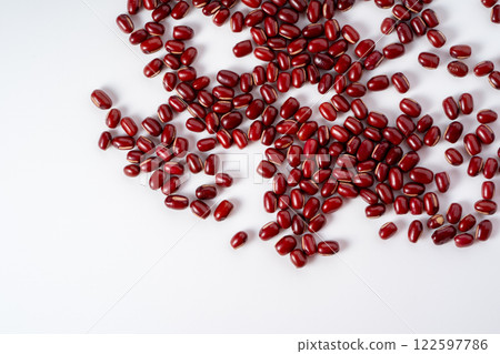 Red beans 122597786