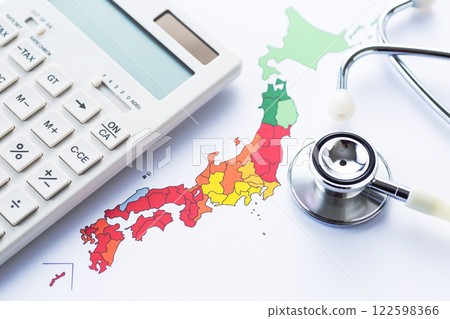日本列島地圖、粉末散佈狀況、聽診器和計算器 日本列島地圖、粉末散佈狀況、聽診器和計算器 122598366