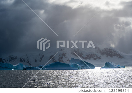 Landscape of the Antarctic Peninsula 122599854