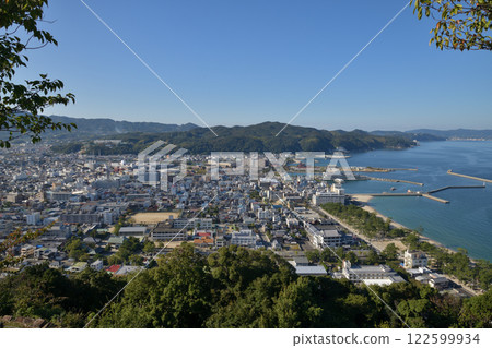 從洲本城跡眺望洲本市街景 122599934