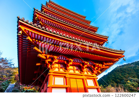 Head temple Honpukuji temple five-story pagoda [Kiyama Town, Miyaki District, Saga Prefecture] 122600247