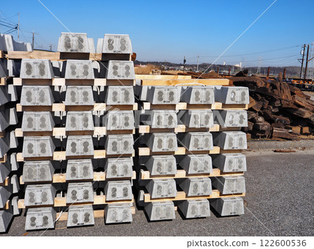 Stacked concrete sleepers 122600536