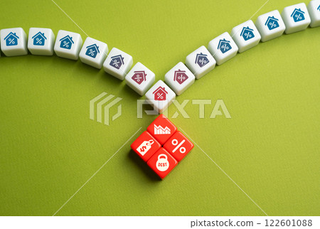 Problems in the real estate market. High interest rates, falling demand and high debt levels of developers. Mortgage costs surge, making homeownership less affordable. 122601088
