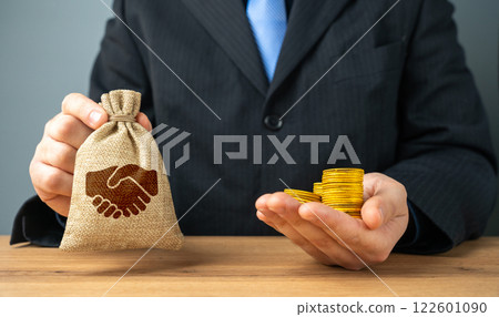 A businessman offers agreements for a monetary fee. Reach a compromise. Conclude a contract, arrange an agreement. Bribe consent. Permits in exchange for payment. Bribe. 122601090