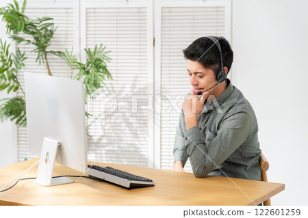 Male headset online worries 122601259