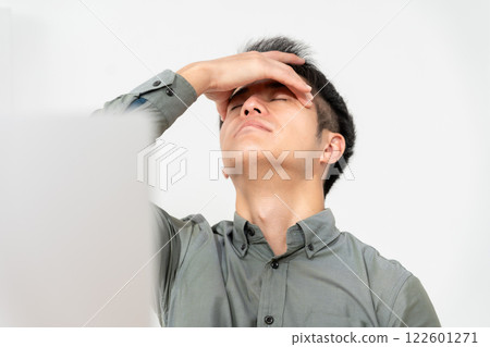 Male business computer fatigue Male business computer fatigue 122601271