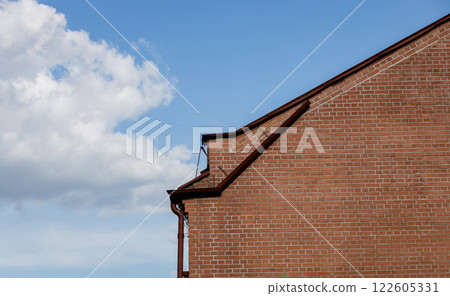 building facade in red bricks. building facade in red bricks. 122605331