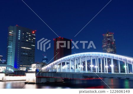 City night view, Tokyo, illuminated Kachidoki Bridge and Sumida River 122606149
