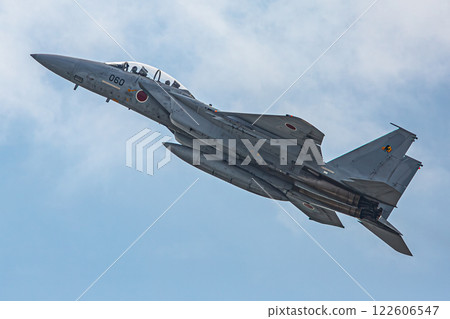 戰鬥機在藍天飛行 戰鬥機在藍天飛行 122606547