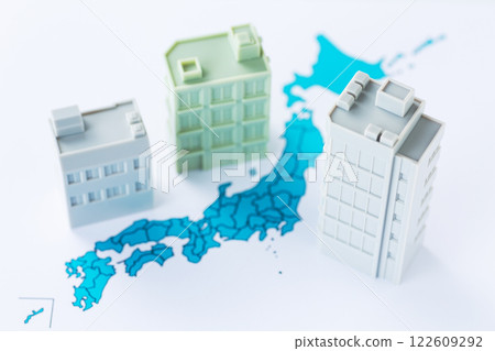 日本地圖和公司大樓 122609292