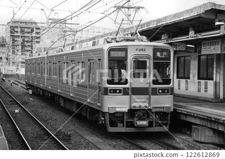 Kameido Line welcomes a new era... the dazzling stainless steel "10000 series" 122612869