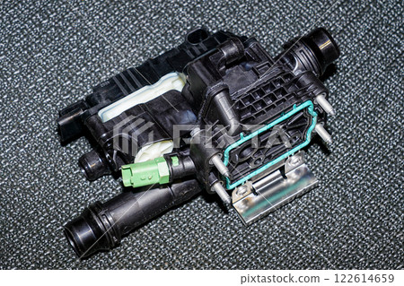 Thermostat of the engine cooling system of a modern passenger car 122614659