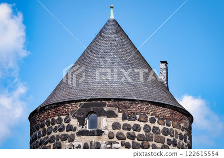 conical roof on a tower of the partially preserved medieval city wall of cologne 122615554