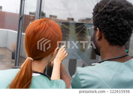 brainstorming, x ray, doctor 122615936