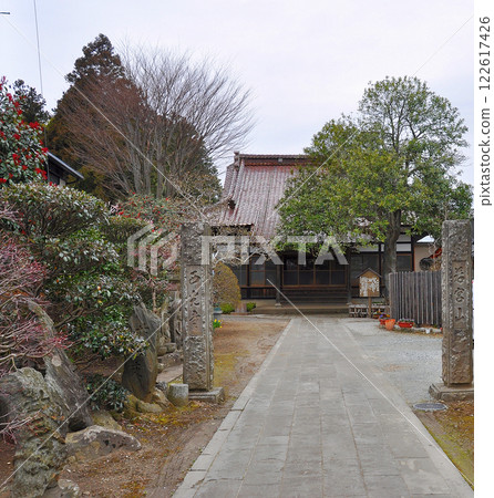 Oshu Highway, Kasaishi-juku, Saikoji Temple grounds, main hall and taraha tree 122617426