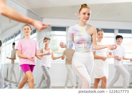 Group of children dancing jazz funk 122617773