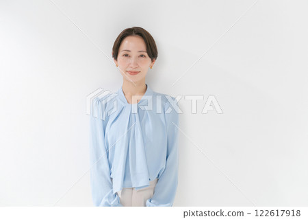 Portrait of women in their 40's 122617918