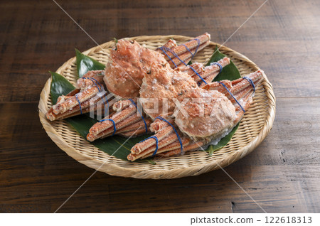 frozen crab frozen crab 122618313