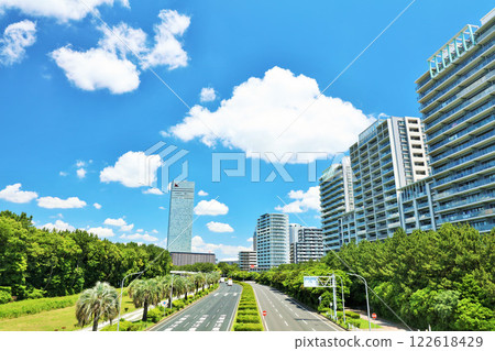 千葉縣、海濱幕張、藍天及城市景觀 千葉縣、海濱幕張、藍天及城市景觀 122618429