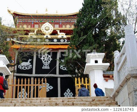 中國,雲南,氐羌,香格里拉,大孤山公園,大佛寺 中國,雲南,氐羌,香格里拉,大孤山公園,大佛寺 122618743