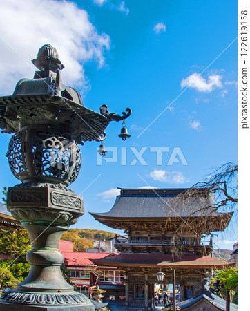 仙台市、上儀、極樂山西芳寺、上儀如來的仁王門和燈籠 仙台市、上儀、極樂山西芳寺、上儀如來的仁王門和燈籠 122619158