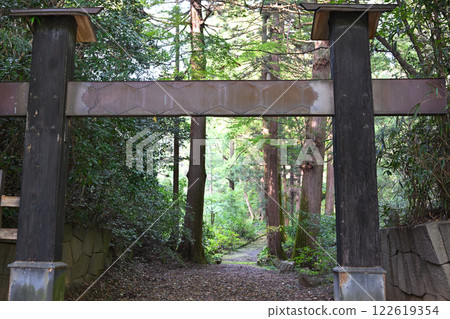 天龍山空慶寺,靜靜地坐落在群山之中,是澀川市的寺廟入口 天龍山空慶寺,靜靜地坐落在群山之中,是澀川市的寺廟入口 122619354