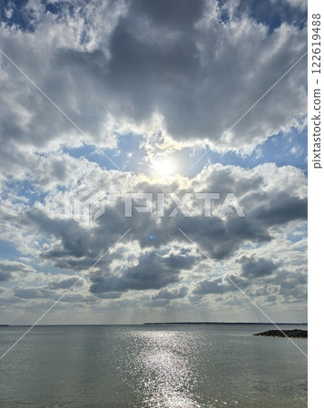 沖繩縣石垣島的冬日天空 沖繩縣石垣島的冬日天空 122619488