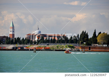 義大利 威尼斯 潟湖 聖喬治馬焦雷島 鐘樓 義大利 威尼斯 潟湖 聖喬治馬焦雷島 鐘樓 122620047