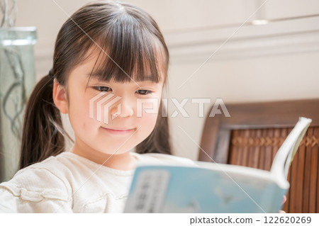 younger, girl, females 122620269