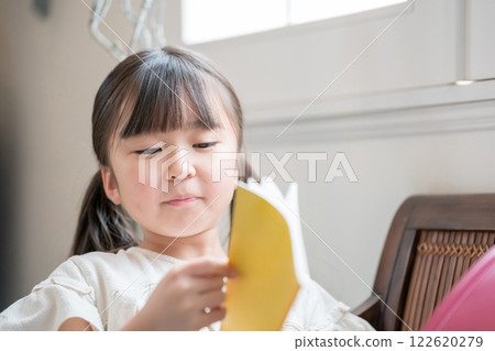 homework, younger, girl 122620279