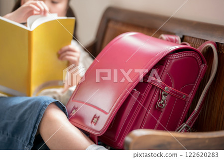 primary school child, primary school student, schoolchild 122620283