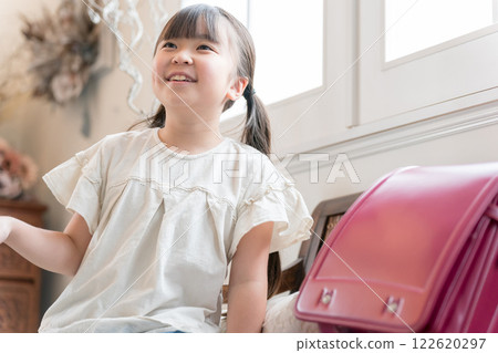 primary school student, schoolchild, schooler 122620297