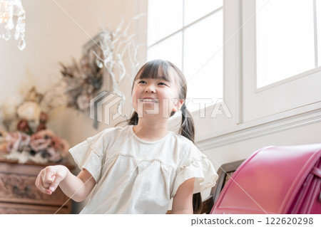 primary school student, schoolchild, schooler 122620298