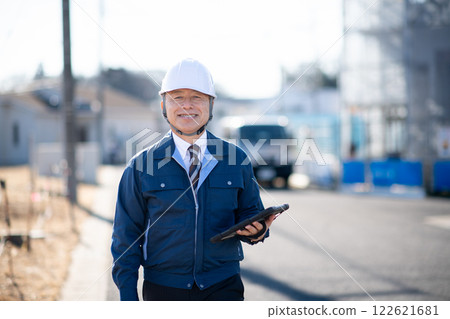 Veteran construction manager and architect Veteran construction manager and architect 122621681