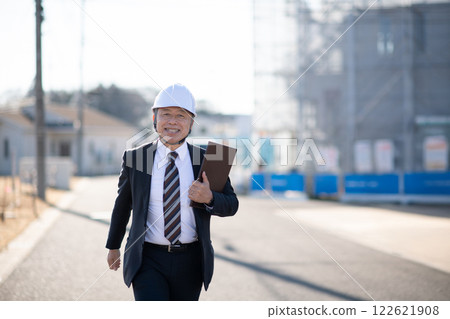 資深施工經理/建築師 122621908